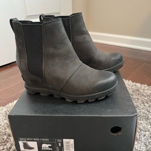 Sorel Joan of Artic Wedge II Chelsea Boot black  size 8